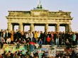 ベルリンの壁1961年8月13日～1989年11月10日に破壊されるまでベルリンを東西に分断していた。